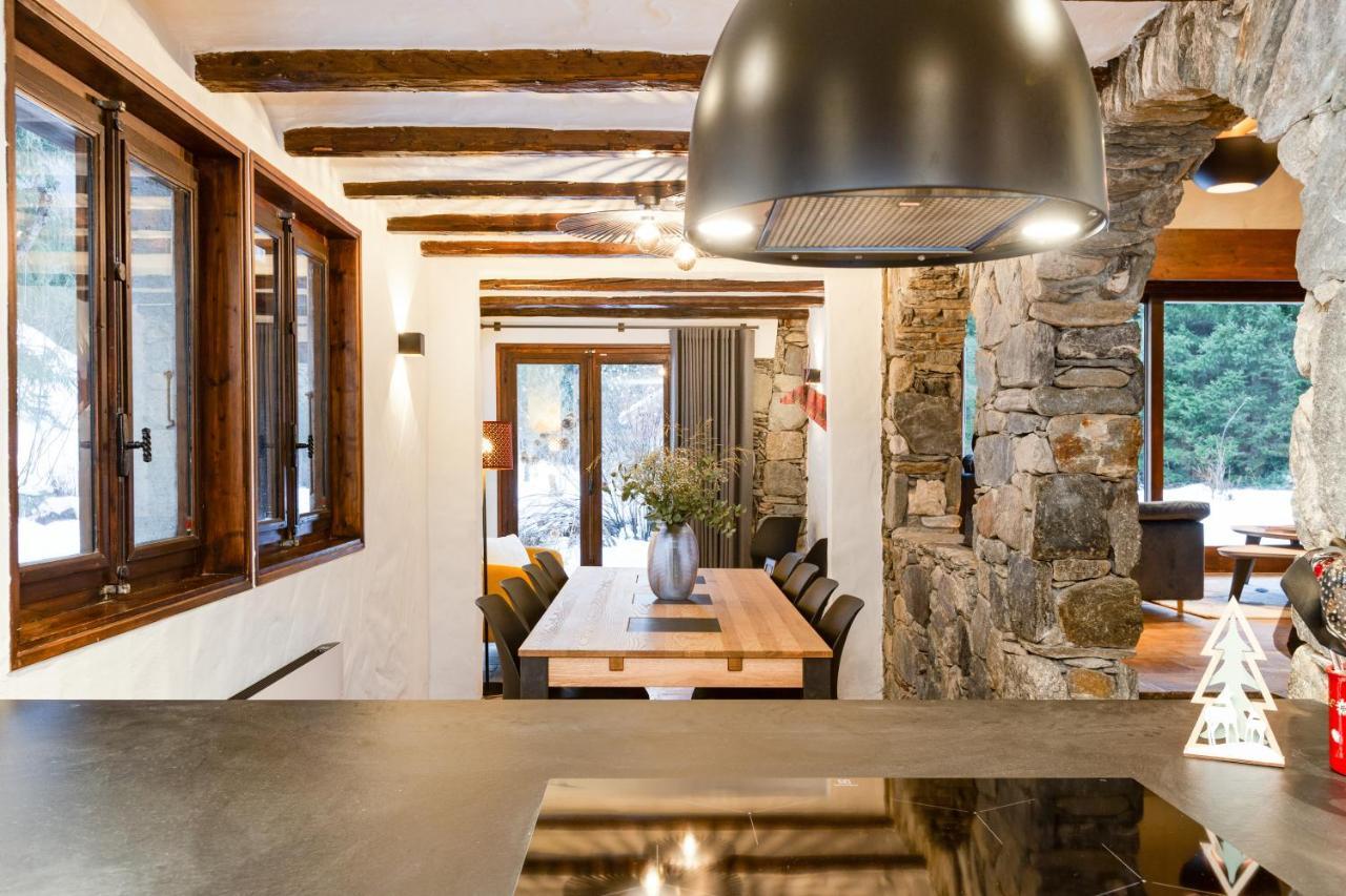 Chalet Les Praz - 280Sqm - Sauna Cinema Fitness - 5 Bedrooms In Heart Of Les Praz - By Cozee Rentals Шамони Экстерьер фото